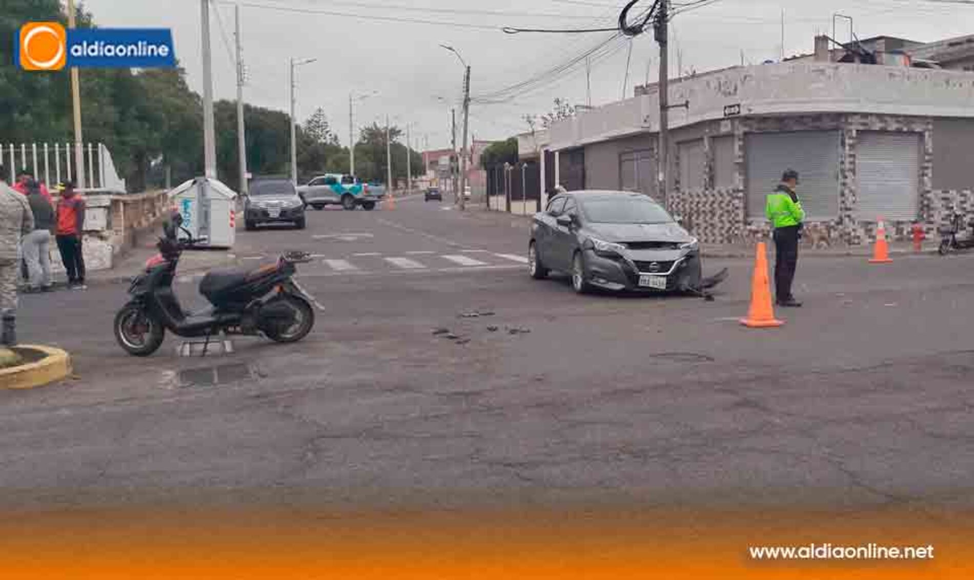 IMPRUDENCIA AL VOLANTE DEJA UNA PERSONA HERIDA EN FUERTE ACCIDENTE ENTRE AUTOMÓVIL Y MOTOCICLETA