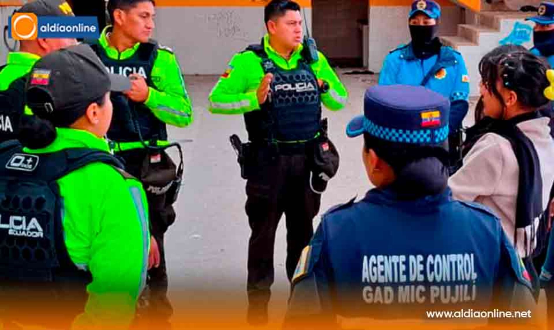 AGENTES DE CONTROL MUNICIPAL Y POLICÍA NACIONAL RECUPERAn ESPACIOS PÚBLICOS ANTE EL AVANCE DEL DESORDEN Y LA INSEGURIDAD