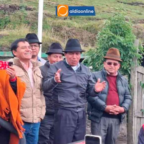 AUTORIDADES Y COMUNIDAD DE ANGAMARCA RECHAZAN INTENTO DE PARALIZACIÓN DE OBRA VIAL CLAVE