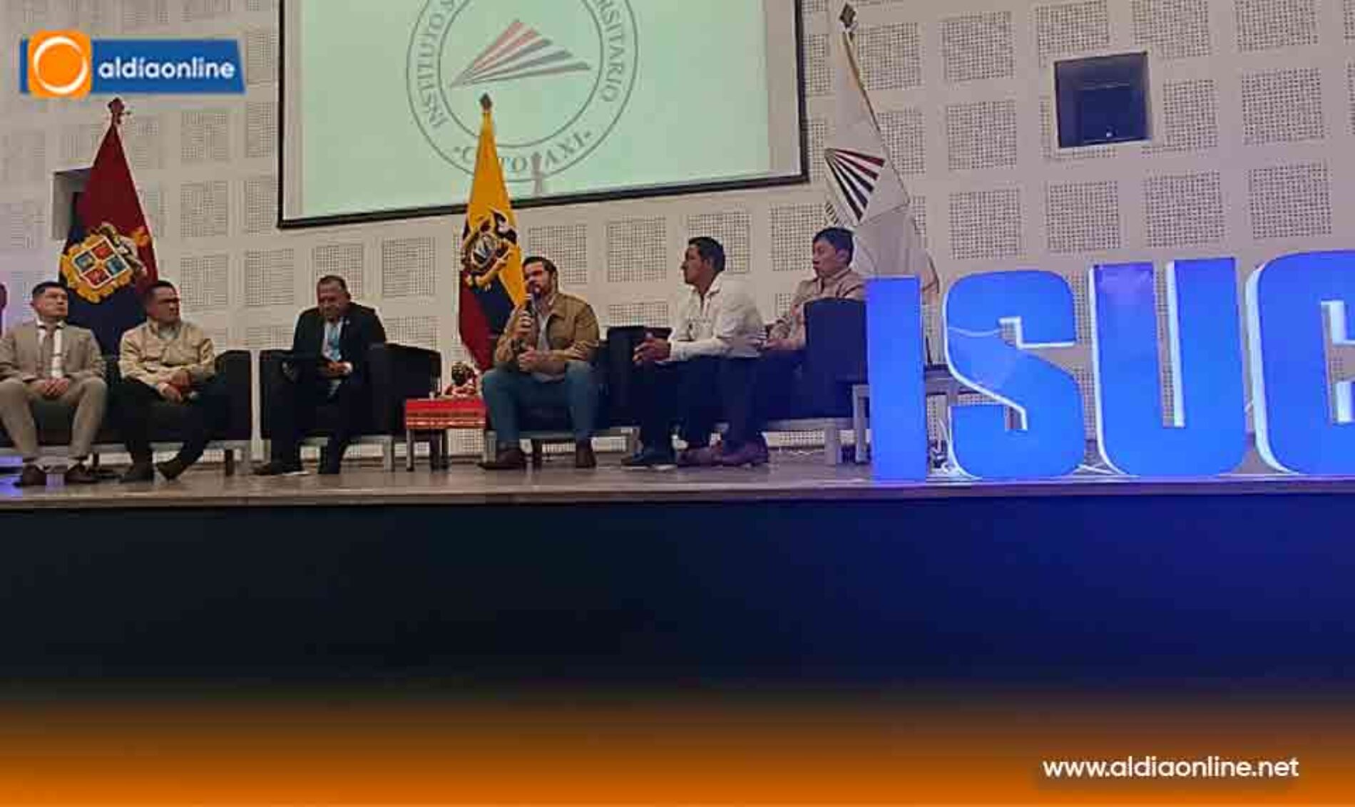 EL INSTITUTO SUPERIOR UNIVERSITARIO COTOPAXI FUE ESCENARIO DE UN ENCUENTRO CON VICEMINISTRO DE EDUCACIÓN SUPERIOR