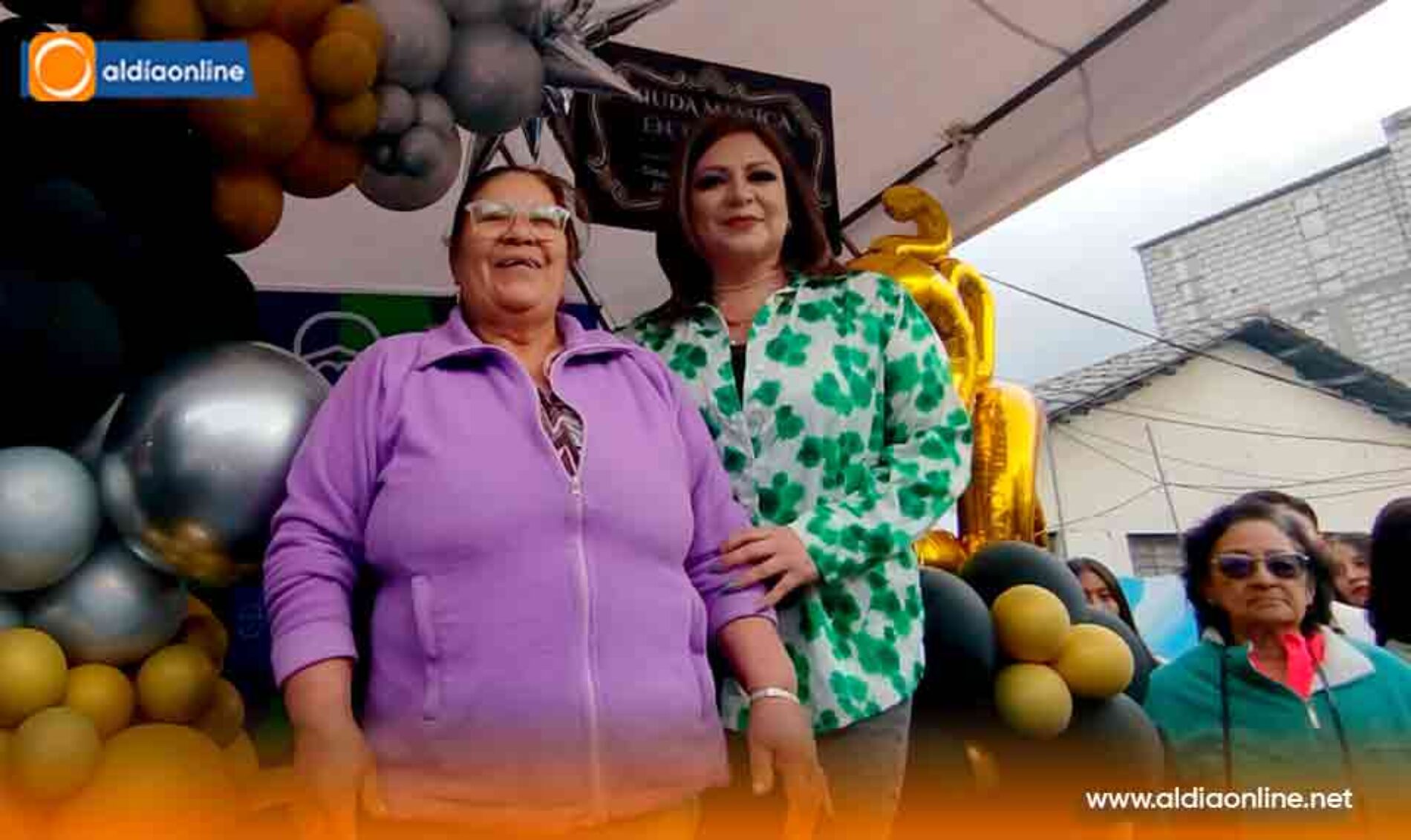 LATACUNGA DESPIDIÓ EL 2025 ENTRE RISAS, TACONES Y TRADICIÓN CON “VIUDAS MASHCAS EN TACONES”
