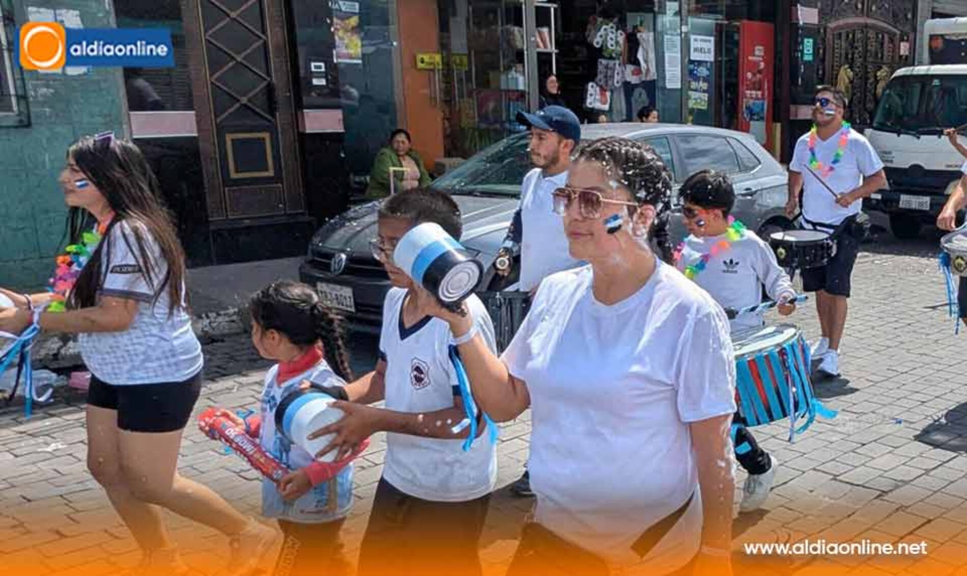 SALCEDO VIVIÓ UN CORSO DE CARNAVAL 2026 LLENO DE COLOR, TRADICIÓN Y ALEGRÍA