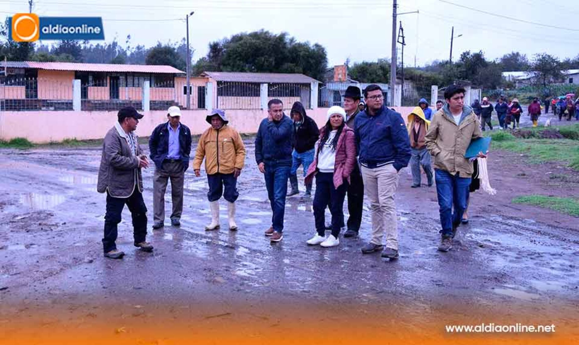 AUTORIDADES MUNICIPALES DE PUJILÍ CONSTATAN NECESIDADES EN EL SECTOR ALPAMALAG DE RELLENO