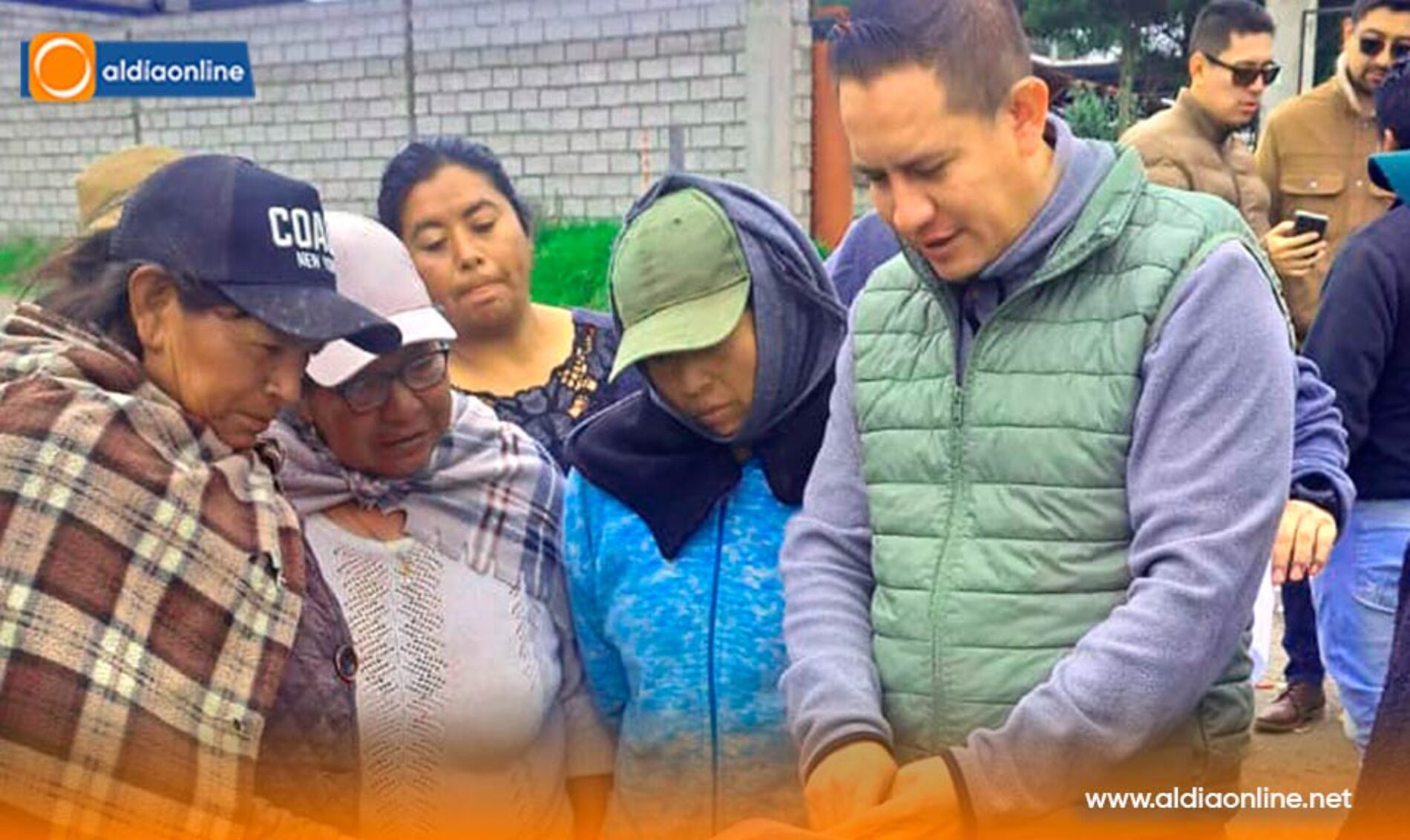 ALCALDE JAVIER VELÁSQUEZ SOCIALIZÓ PROYECTO DE LA NUEVA VÍA 31 DE DICIEMBRE EN CHANTILLÍN