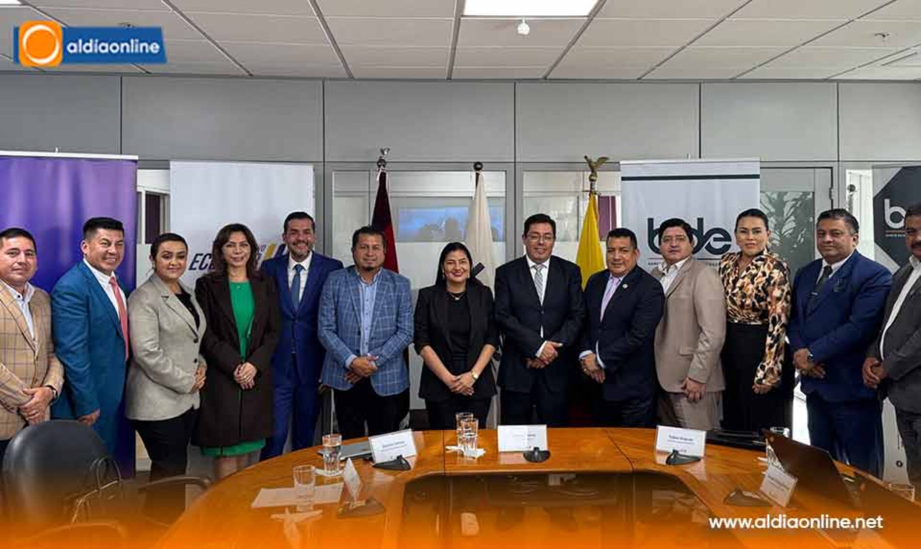 ALCALDE DE LA MANÁ PARTICIPA EN AGENDA DE TRABAJO EN LA ASAMBLEA NACIONAL POR REFORMAS ECONÓMICAS MUNICIPALES