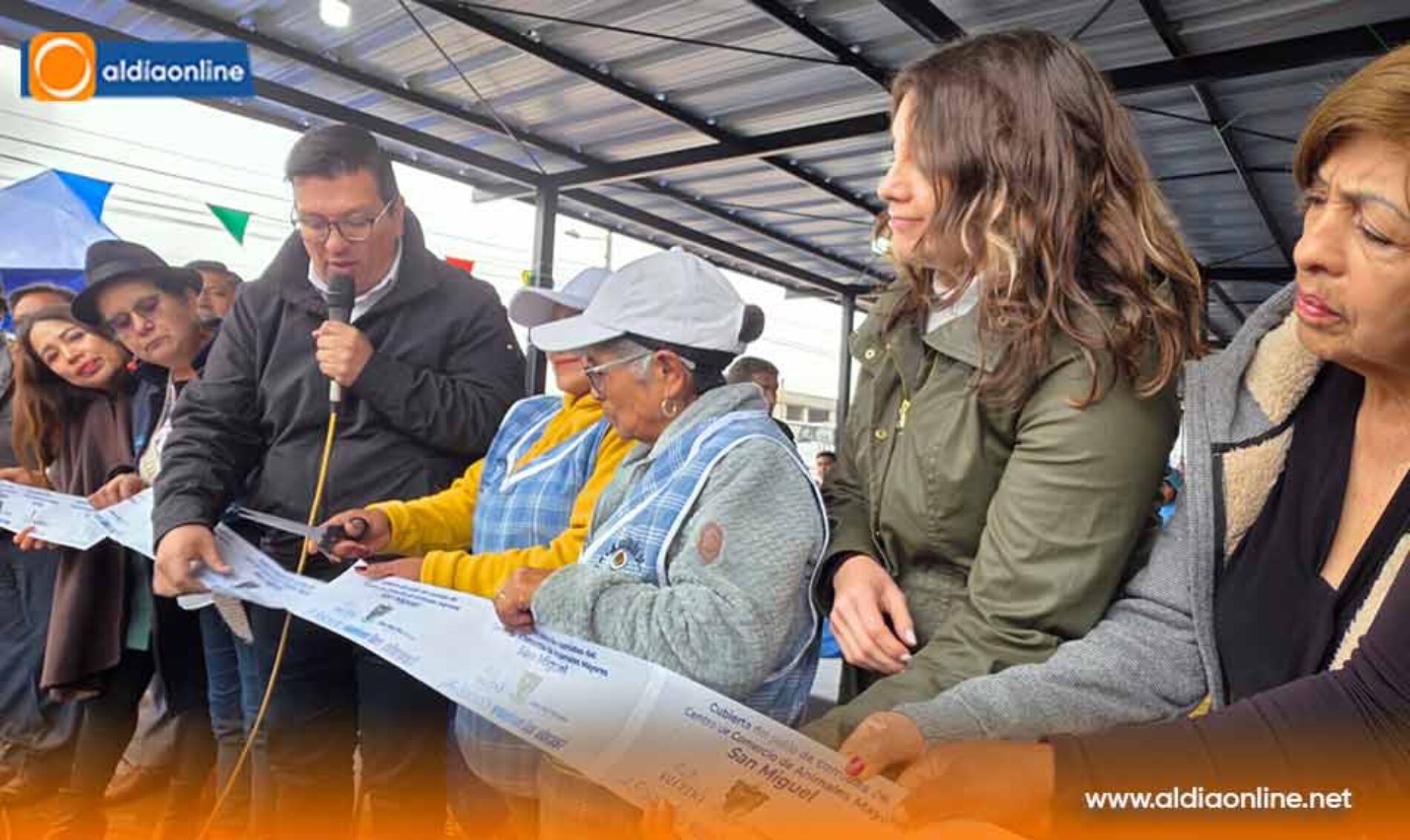 ALCALDÍA DE SALCEDO ENTREGA CUBIERTA DEL PATIO DE COMIDAS DEL CENTRO DE COMERCIO DE ANIMALES MAYORES