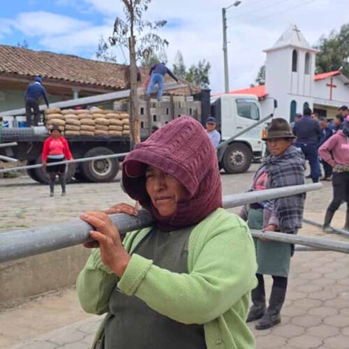ALCALDE DE SALCEDO IMPULSA MEJORA DEL ESTADIO EN LA CONSOLACIÓN DE CUSUBAMBA CON INVERSIÓN DE 30 MIL DÓLARES