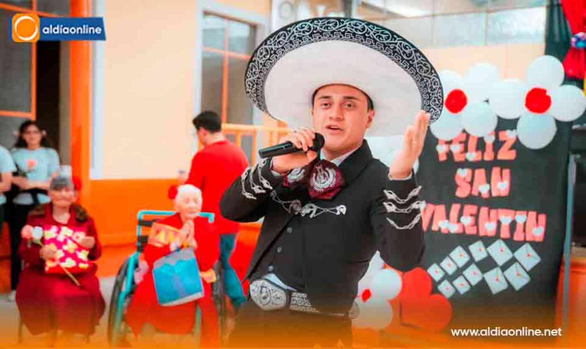 PATRONATO MUNICIPAL OFRECIÓ ALEGRÍA Y EMOCIÓN EN EL HOGAR DE ANCIANOS “ESTUPIÑÁN” POR SAN VALENTÍN