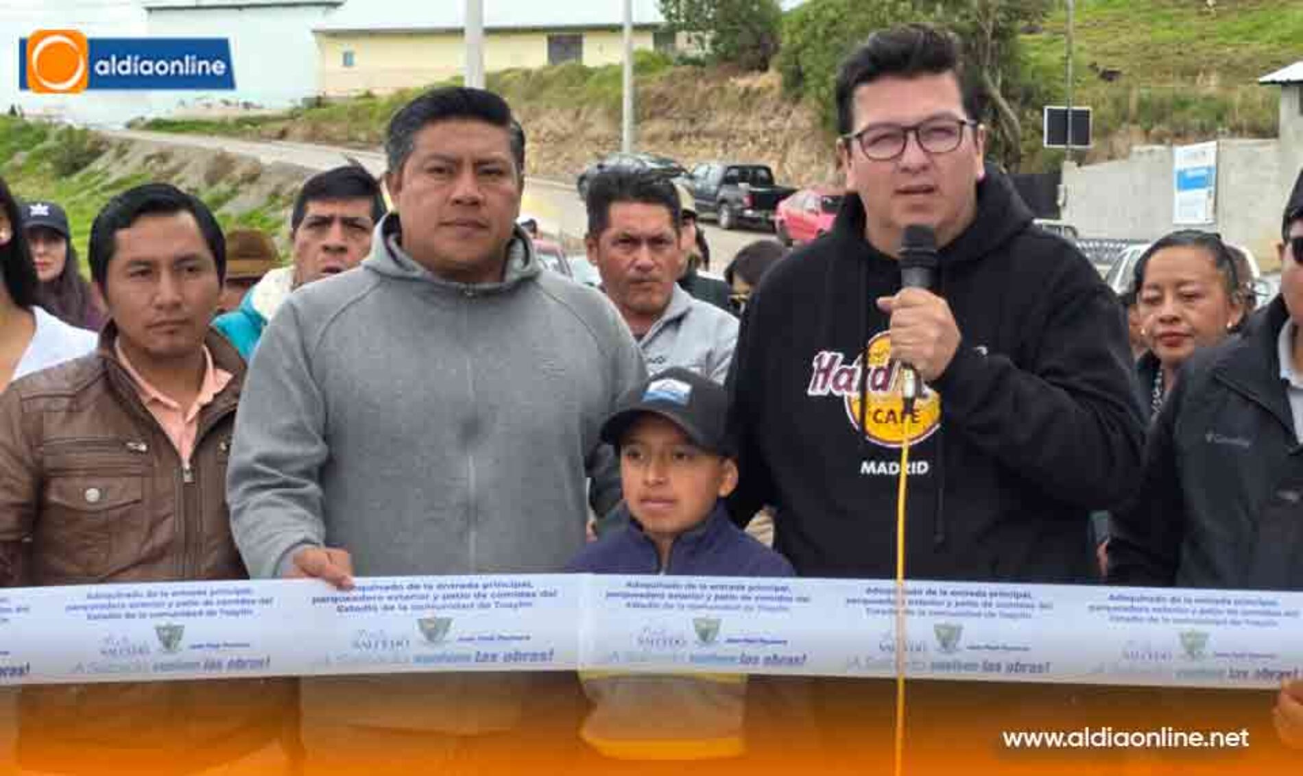 TOAYLIN RECIBE EL ADOQUINADO DEL INGRESO AL ESTADIO, PARQUEADEROS Y ZONA DE COMIDAS