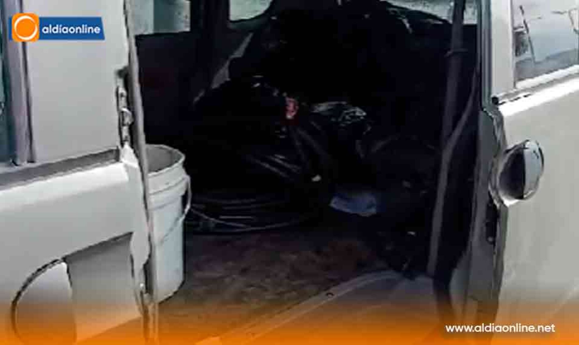 INTENTO DE ROBO DE CABLES DE COBRE EN PLENA AV. CRISTÓBAL CEPEDA Y 2 DE MAYO DEJA DAÑOS AL SISTEMA ELÉCTRICO