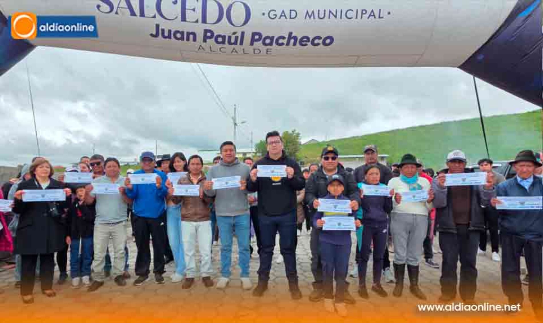 TOAYLIN RECIBE EL ADOQUINADO DEL INGRESO AL ESTADIO, PARQUEADEROS Y ZONA DE COMIDAS