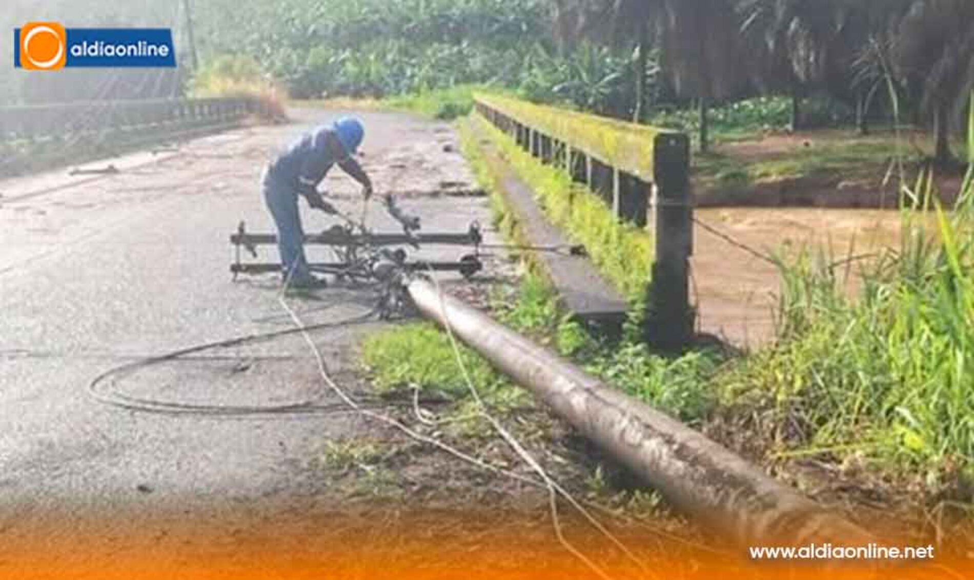 FUERTES LLUVIAS PROVOCAN DAÑOS EN INFRAESTRUCTURA ELÉCTRICA Y CORTES DE ENERGÍA EN LA MANÁ Y PANGUA
