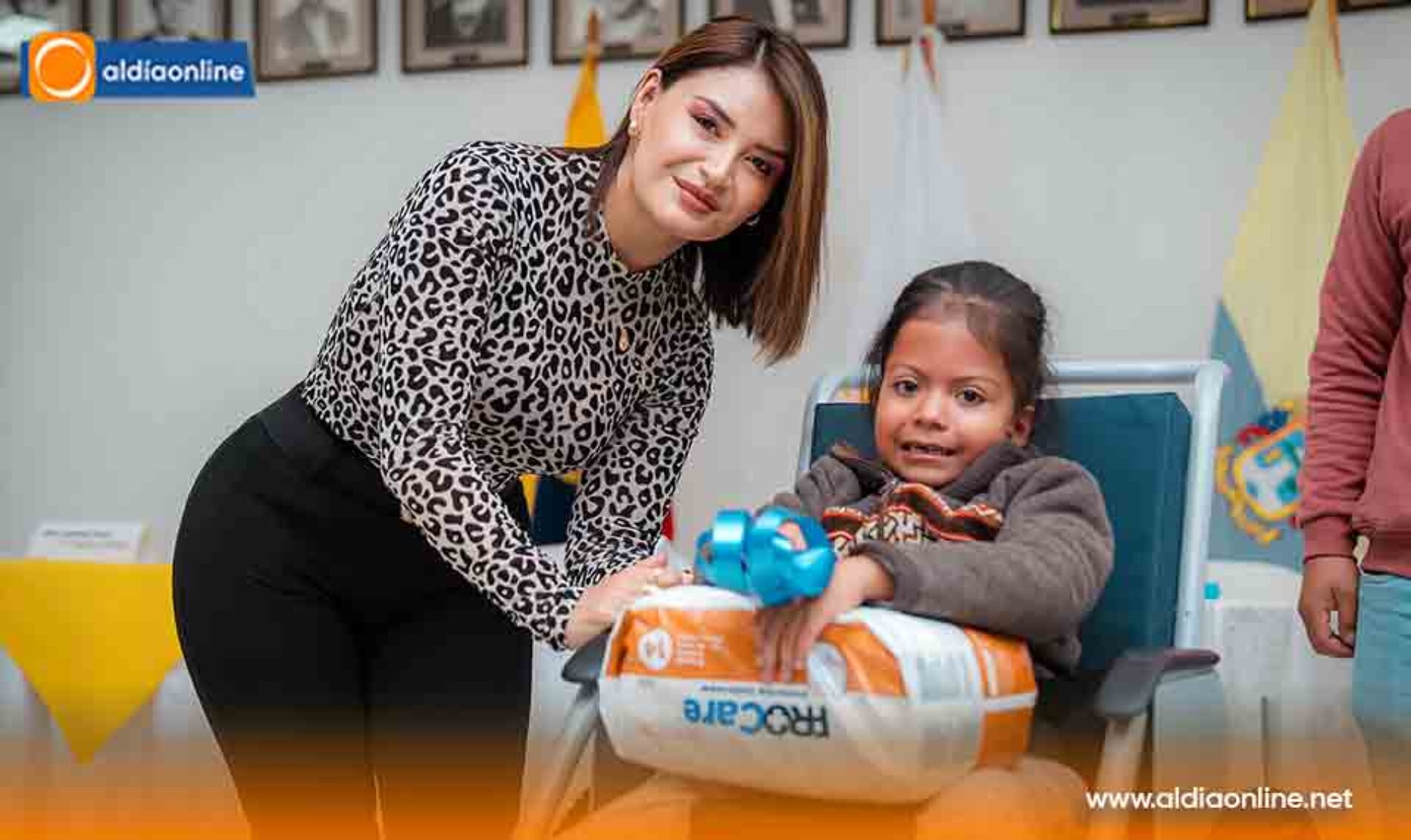 PATRONATO DE LATACUNGA Y FUNDACIÓN CHARITY ANYWHERE ENTREGAN SILLAS DE RUEDAS TODO TERRENO A PERSONAS CON DISCAPACIDAD