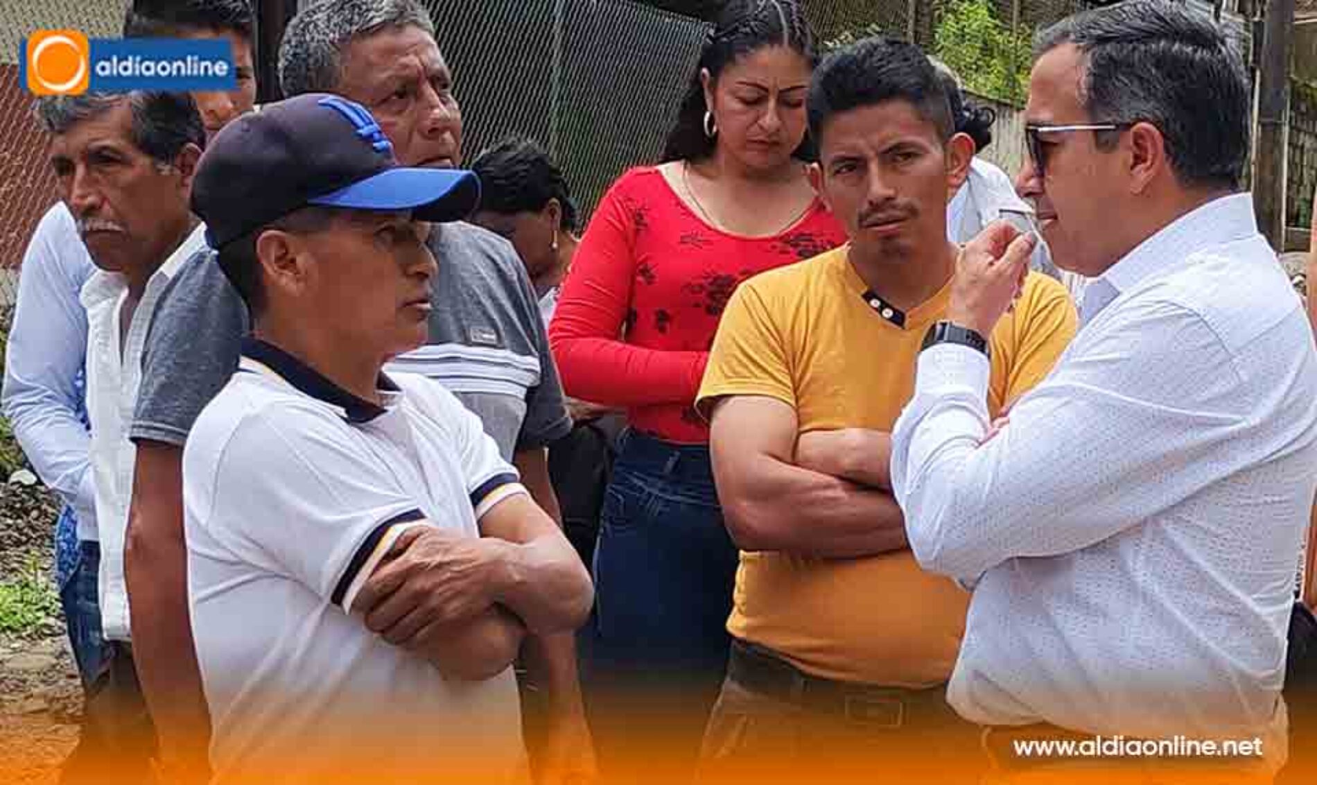 AUTORIDADES RECORREN MERCADO TINGO LA ESPERANZA Y RECOGEN NECESIDADES DE LA COMUNIDAD