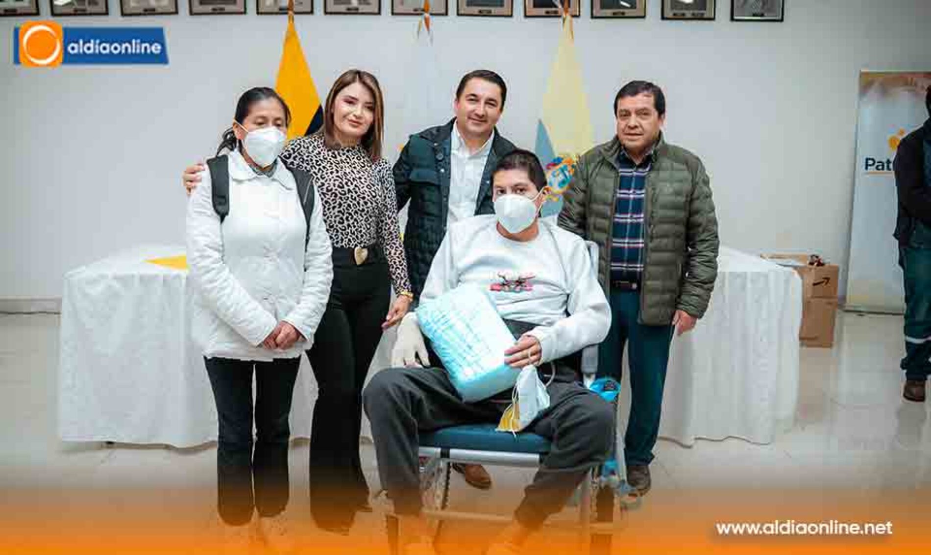 PATRONATO DE LATACUNGA Y FUNDACIÓN CHARITY ANYWHERE ENTREGAN SILLAS DE RUEDAS TODO TERRENO A PERSONAS CON DISCAPACIDAD