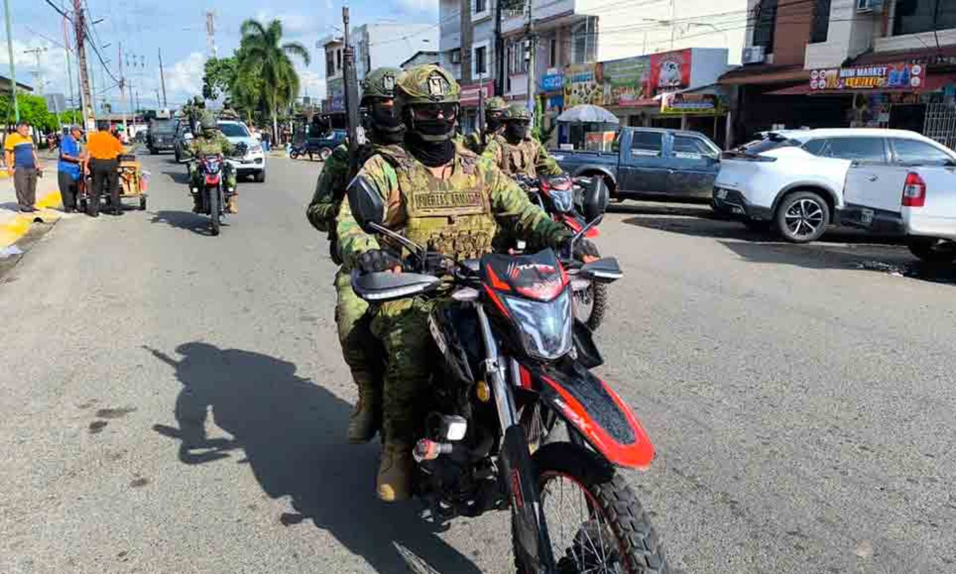 EJÉRCITO ECUATORIANO INTENSIFICA PATRULLAJES PERMANENTES EN LOS RÍOS PARA REFORZAR LA SEGURIDAD CIUDADANA