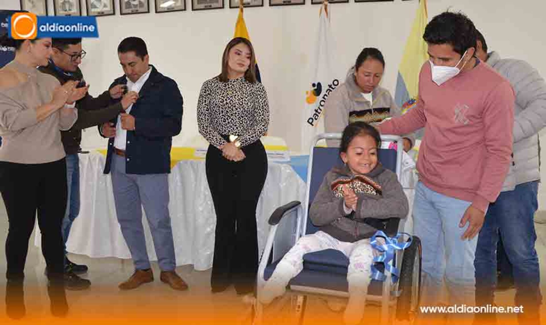 PATRONATO DE LATACUNGA Y FUNDACIÓN CHARITY ANYWHERE ENTREGAN SILLAS DE RUEDAS TODO TERRENO A PERSONAS CON DISCAPACIDAD