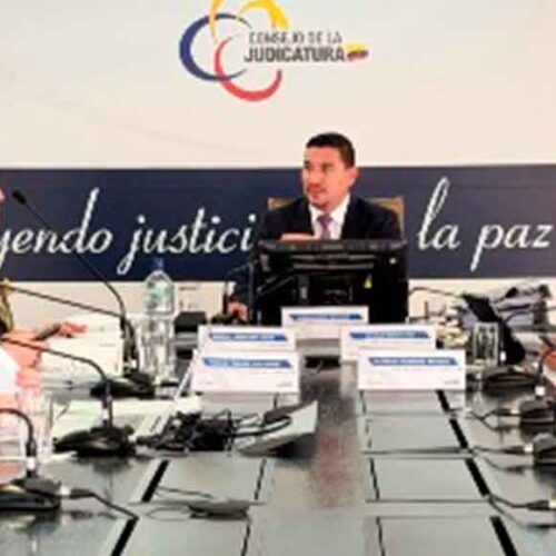 DOS JUECES PROVINCIALES DEL GUAYAS Y UN EXJUEZ CONDENADO EN EL CASO PLAGA SON DESTITUIDOS  
