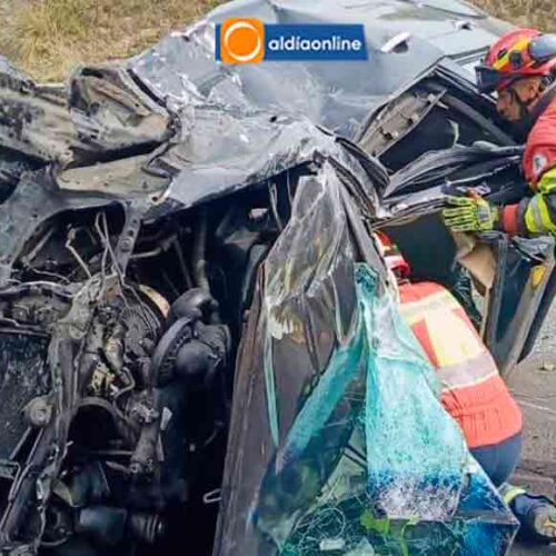 FUERTE CHOQUE PARALIZA EL ACCESO AL AEROPUERTO DE QUITO Y CREA CAOS EN LA RUTA VIVA