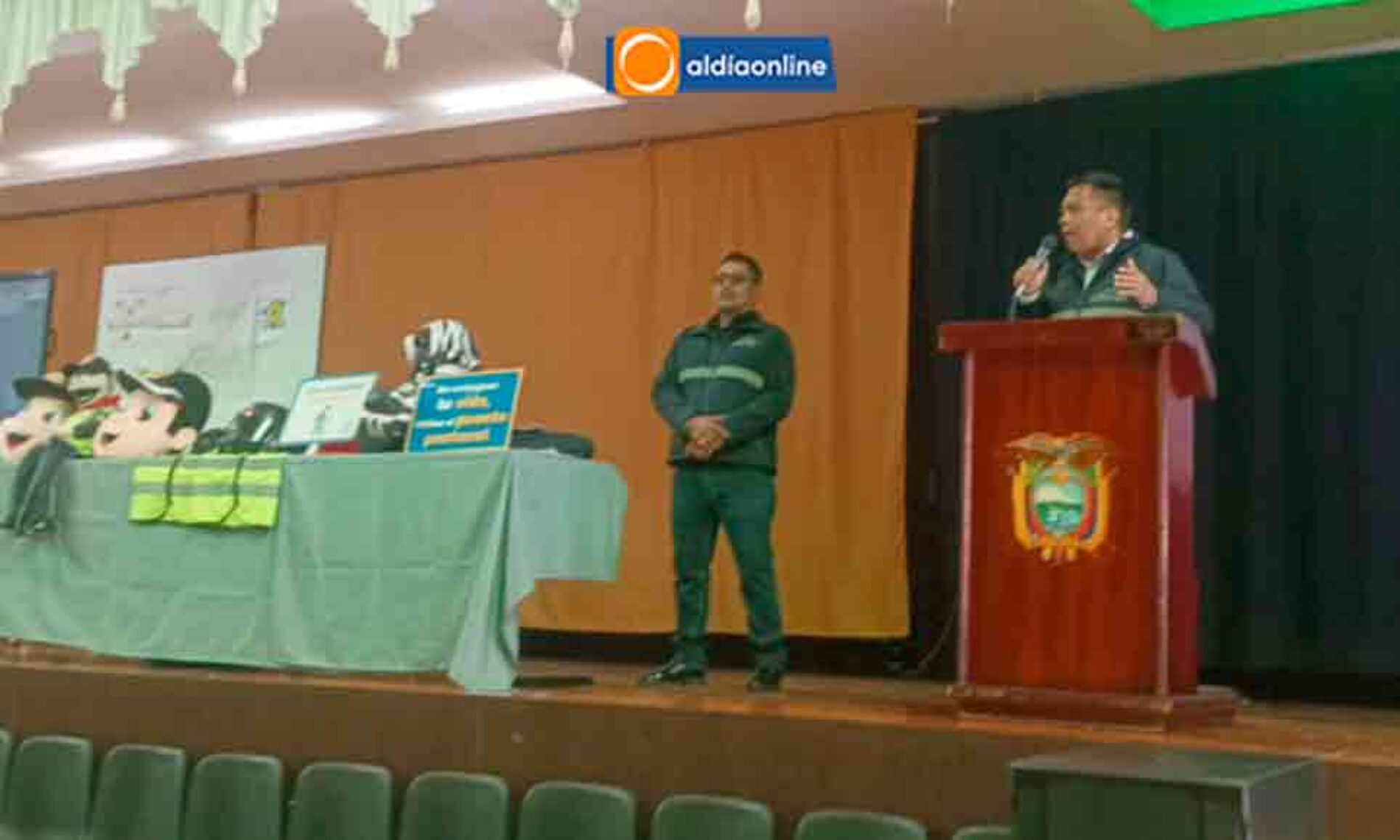 CAPACITACIÓN A MAESTROS Y RECTORES DE UNIDADES EDUCATIVAS IMPARTE SEGURIDAD CIUDADANA EN LATACUNGA