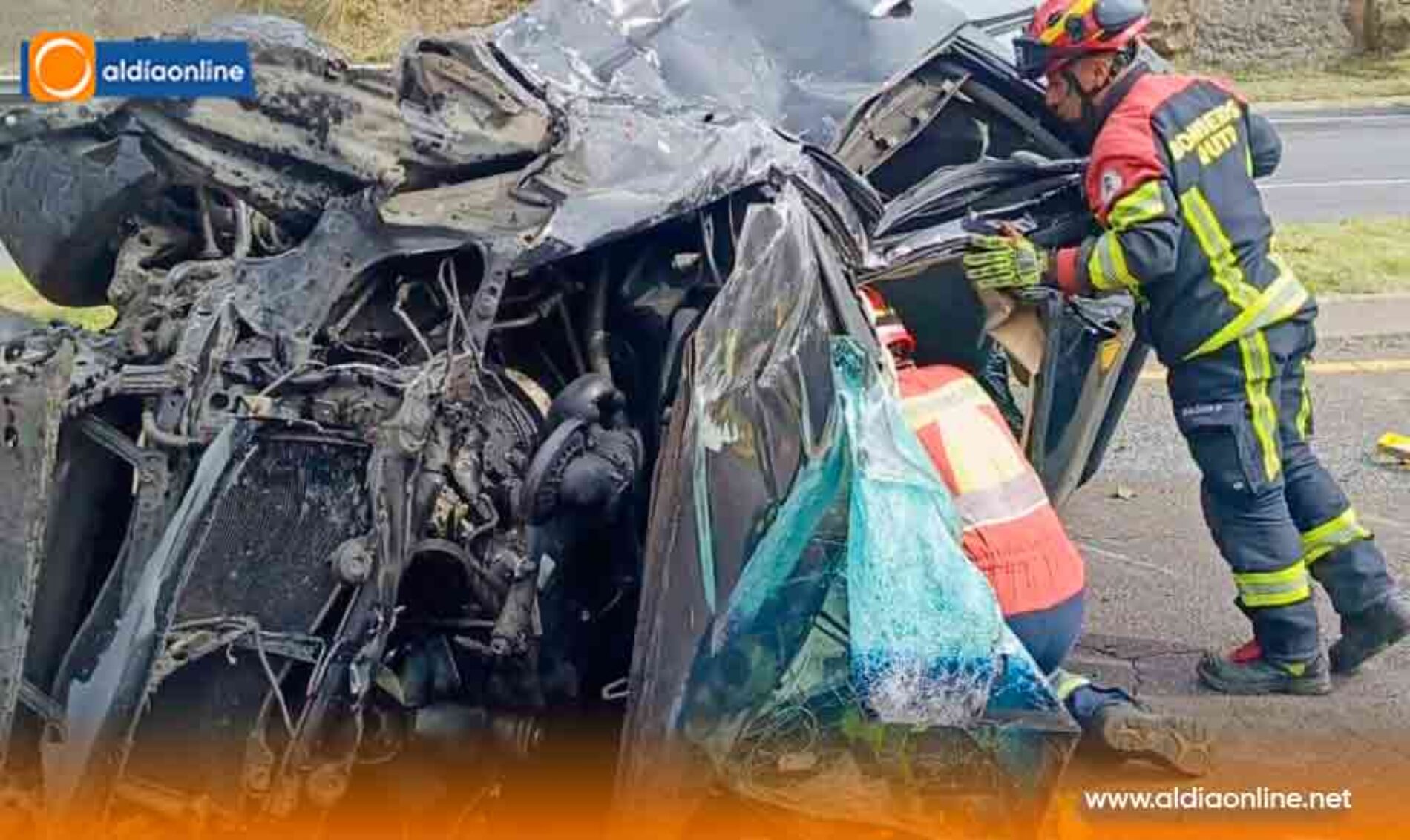FUERTE CHOQUE PARALIZA EL ACCESO AL AEROPUERTO DE QUITO Y CREA CAOS EN LA RUTA VIVA