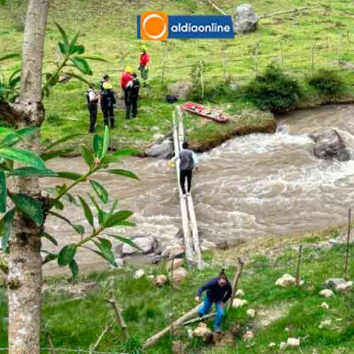 HALLAN CUERPO EN SECTOR DE COCHALÓ,   ZONA DE ISINLIVÍ, QUE SERÍA DE MUJER  DESAPARECIDA TRAS DESLAVE EN  GUASUMBINÍ BAJO.