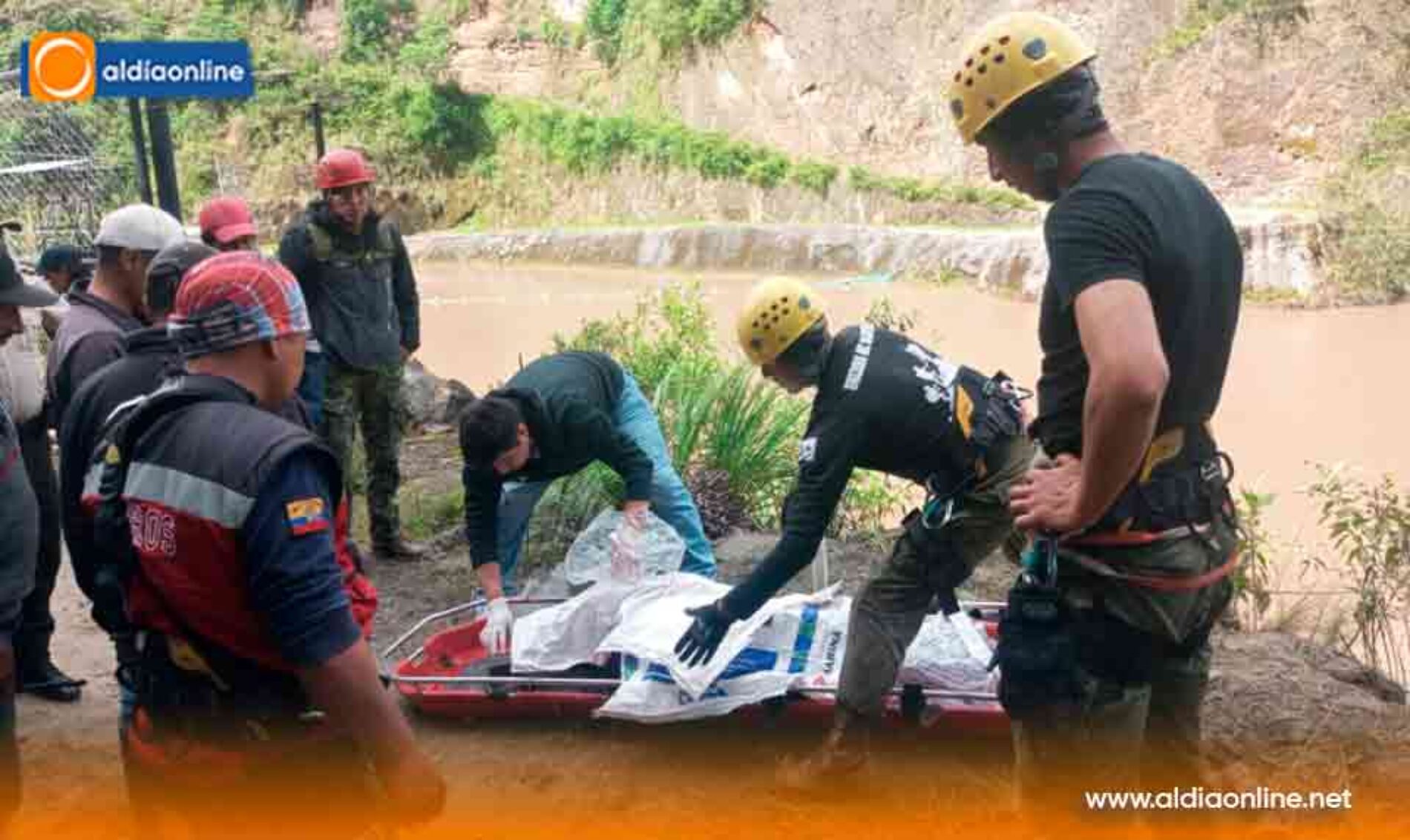 HALLAN SIN VIDA A MUJER ARRASTRADA POR ALUVIÓN EN GUASUMBINÍ BAJO (SIGCHOS) MIENTRAS CONTINÚA BÚSQUEDA DE SU HERMANA
