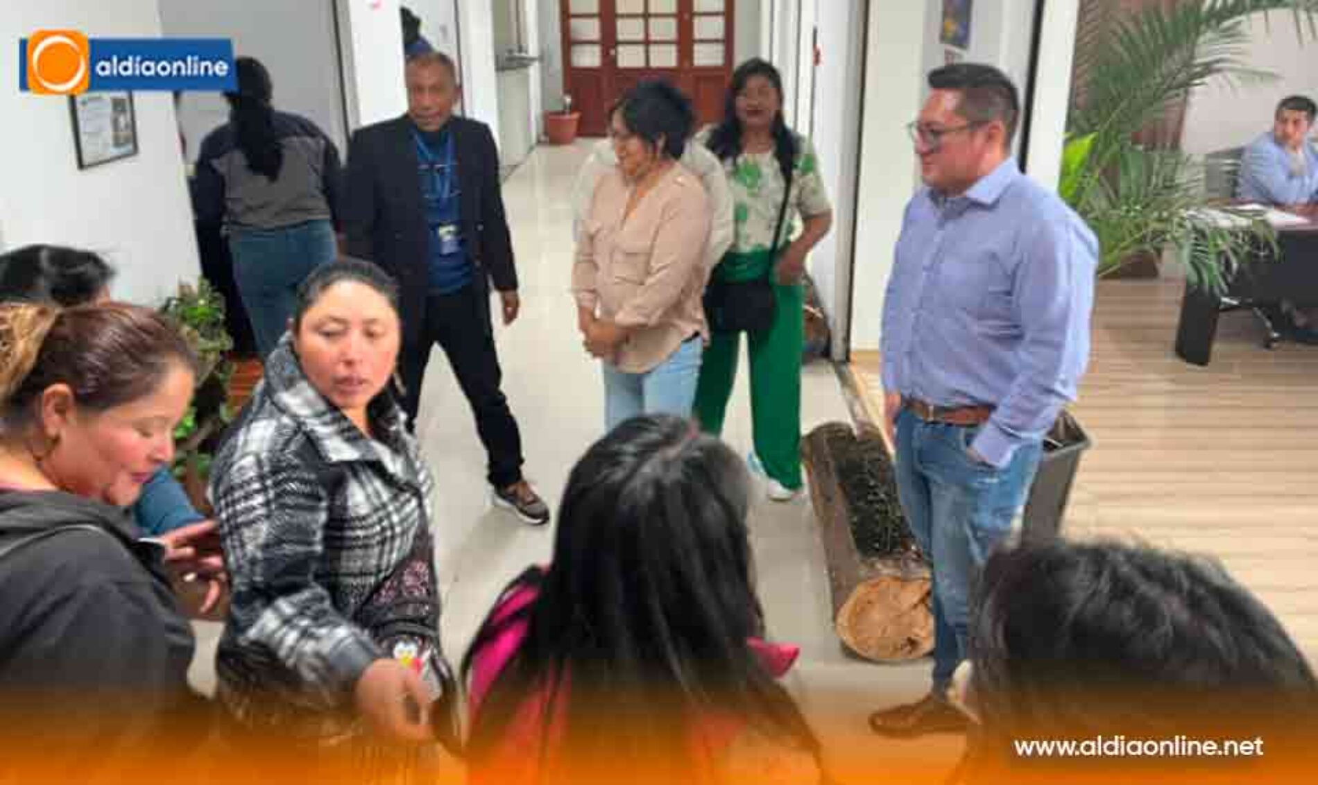 NUEVO DIRECTORIO DE COMERCIANTES DE LA PLAZA CANADÁ SE PRESENTÓ ANTE DIR. DE SERVICIOS PÚBLICOS