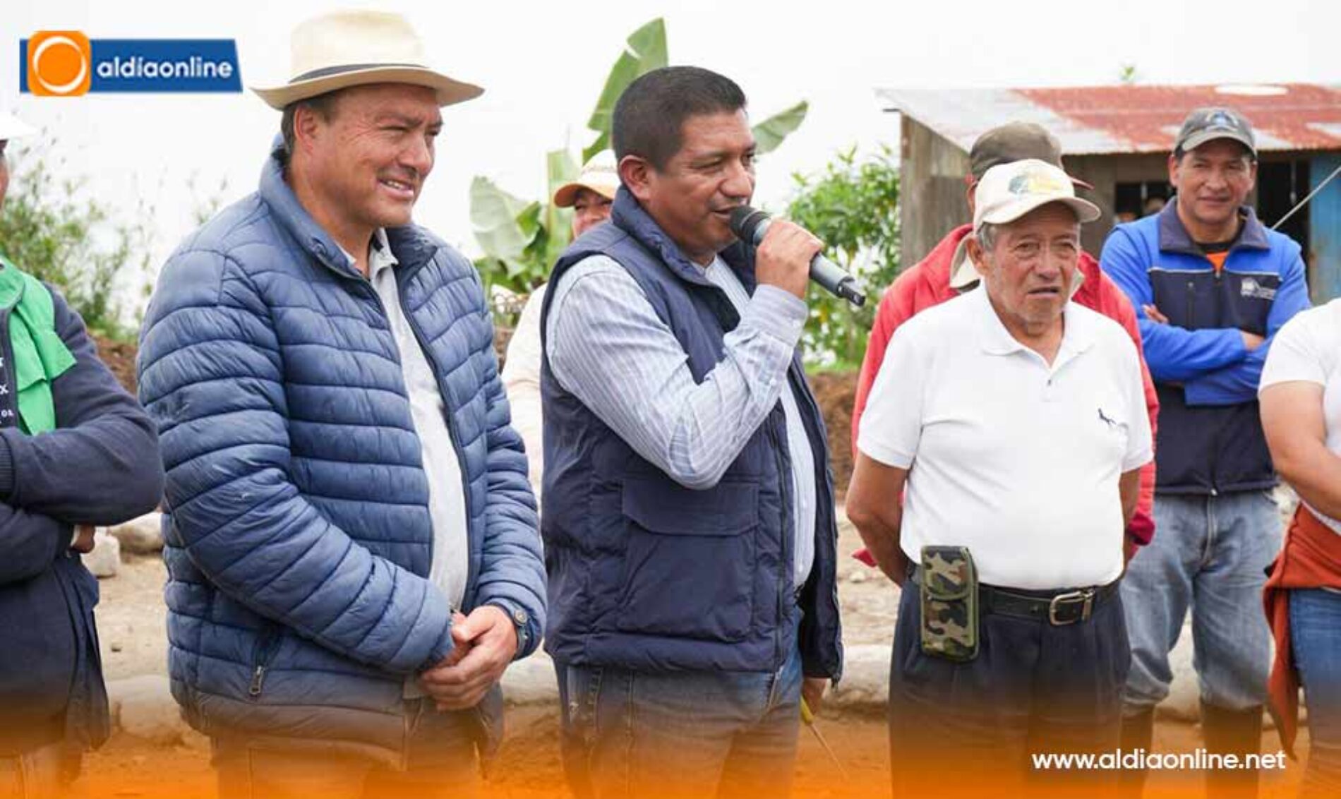 ALCALDE ÓSCAR MONJE INICIA CONSTRUCCIÓN DE CANCHA CUBIERTA EN SIGCHOS