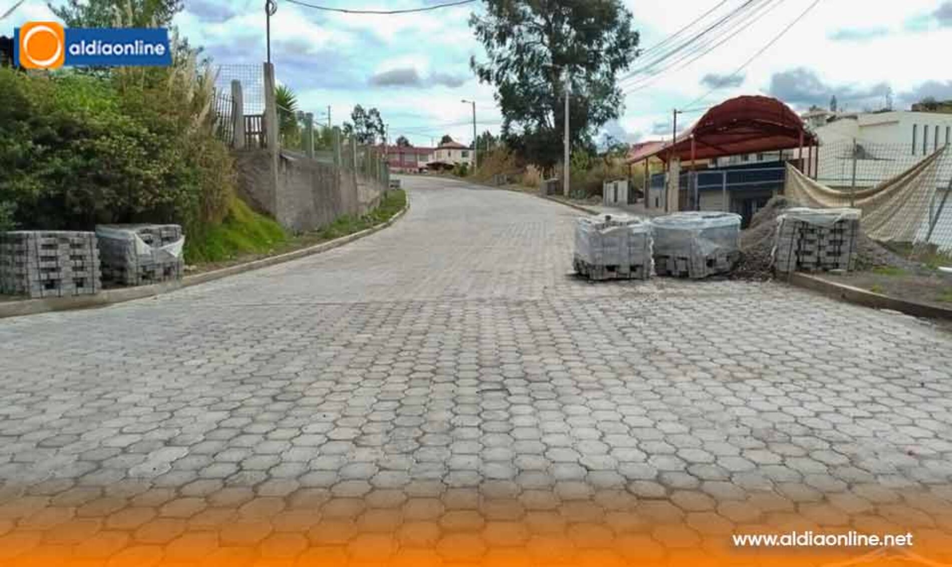 MUNICIPIO DE LATACUNGA FORTALECE SU INFRAESTRUCTURA VIAL CON 4 VÍAS ADOQUINADAS EN TIOBAMBA SUR