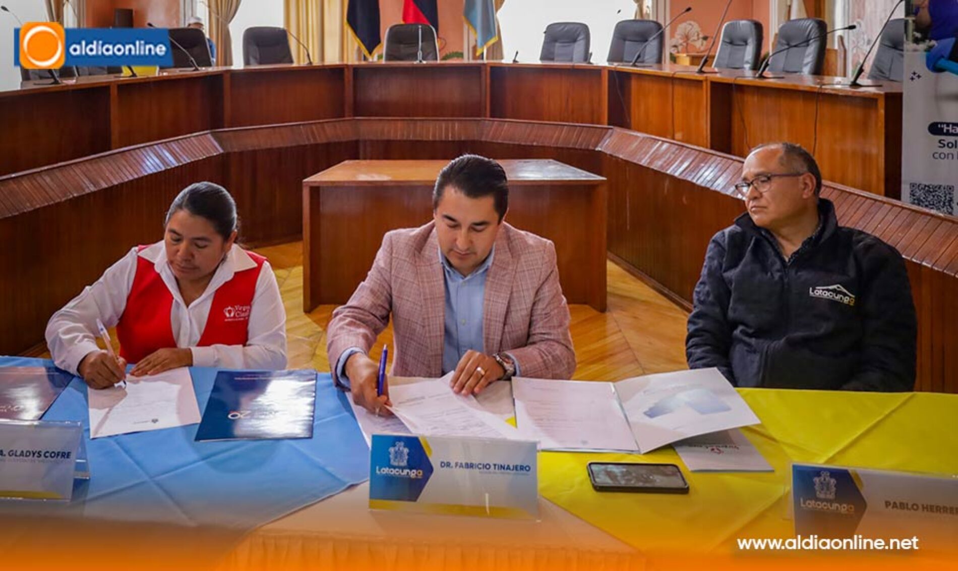 LATACUNGA IMPULSA SU FUTURO PRODUCTIVO CON HISTÓRICA FIRMA DE CONVENIO INTERINSTITUCIONAL