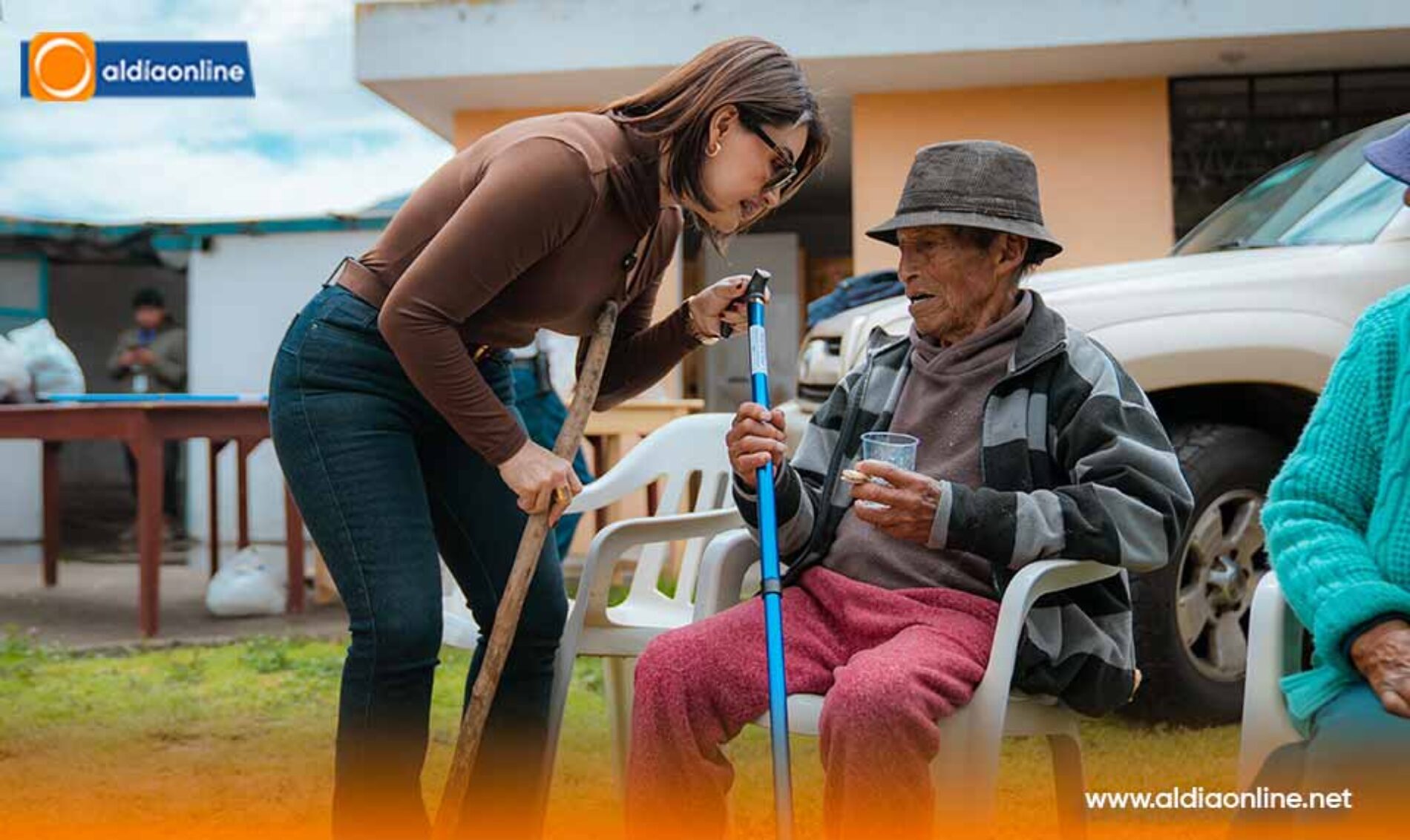 MÁS DE 100 ADULTOS MAYORES RECIBEN AYUDAS DEL PATRONATO DE LATACUNGA EN JORNADA SOLIDARIA