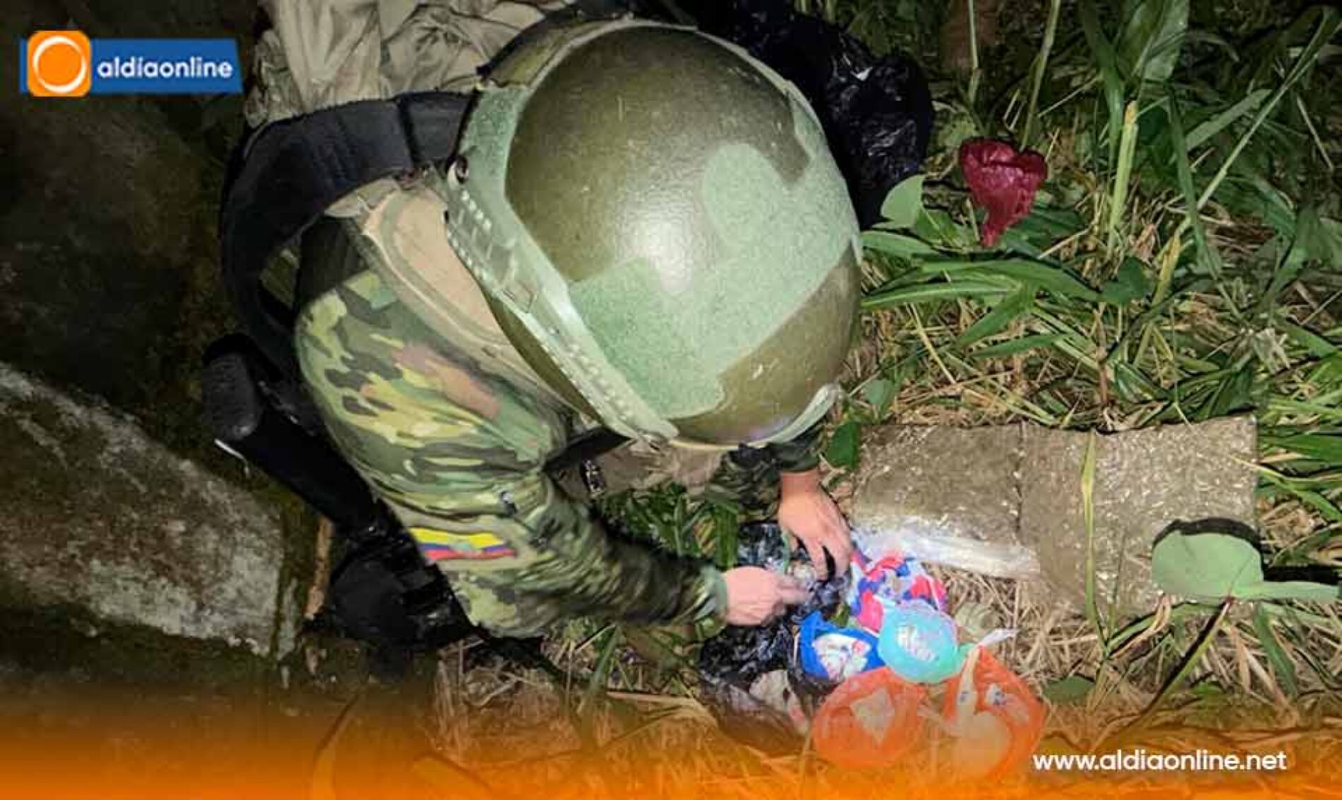 EJÉRCITO ECUATORIANO DESMANTELA CENTRO DE ACOPIO DE DROGA EN LA MANÁ