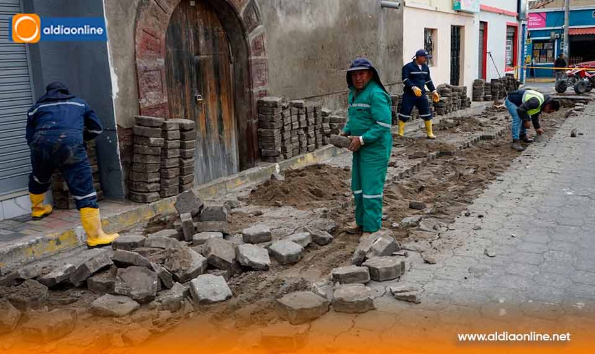 SAQUISILÍ FORTALECE SU RED DE AGUA POTABLE CON SOLUCIONES DEFINITIVAS EN LA CALLE LUIS FELIPE BORJA