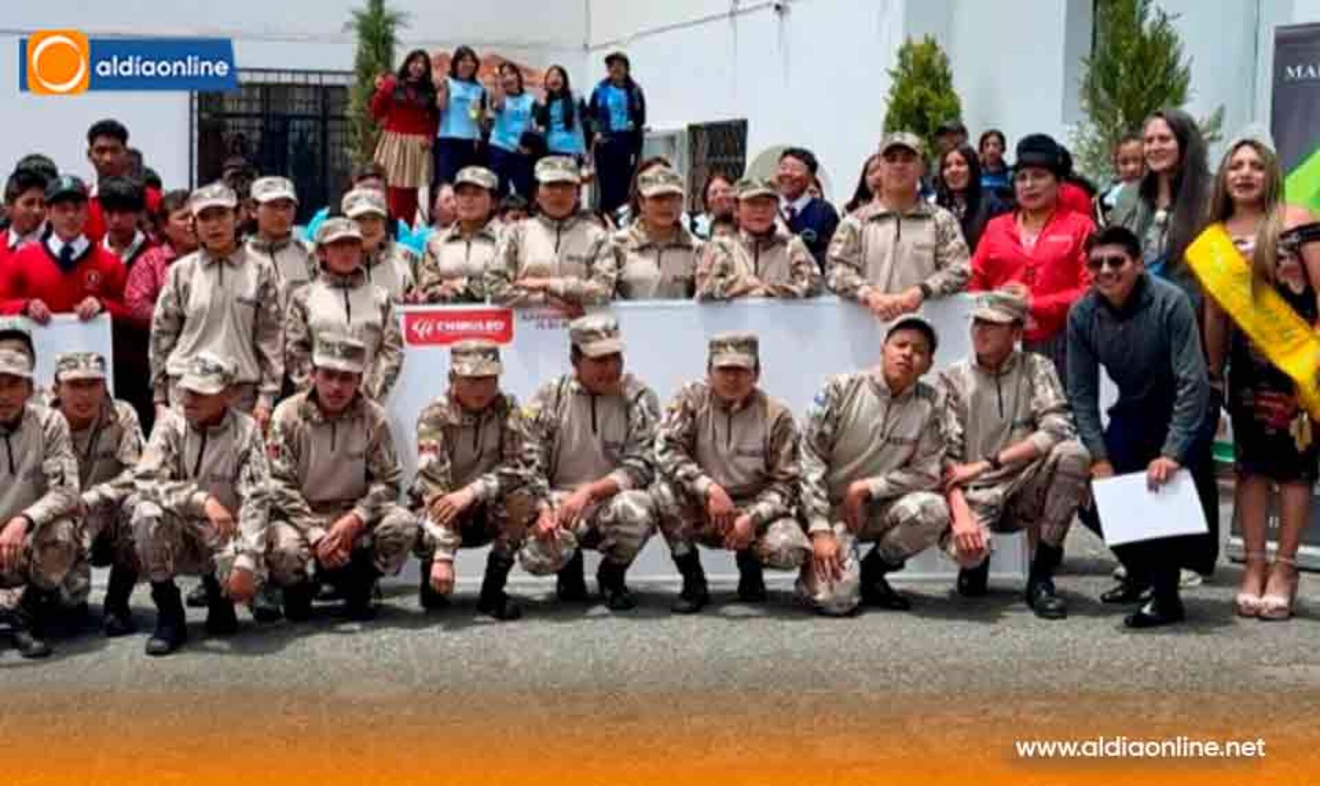 LA CÁMARA DE COMERCIO Y TURISMO DE SAQUISILÍ ENTREGA PIZARRAS A INSTITUCIONES EDUCATIVAS DEL CANTÓN.