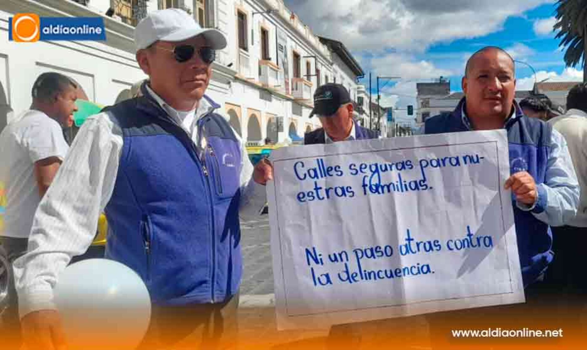 TAXISTAS ALZAN SU VOZ EN LATACUNGA TRAS ATENTADO A SU DIRIGENTE Y EXIGEN SEGURIDAD URGENTE