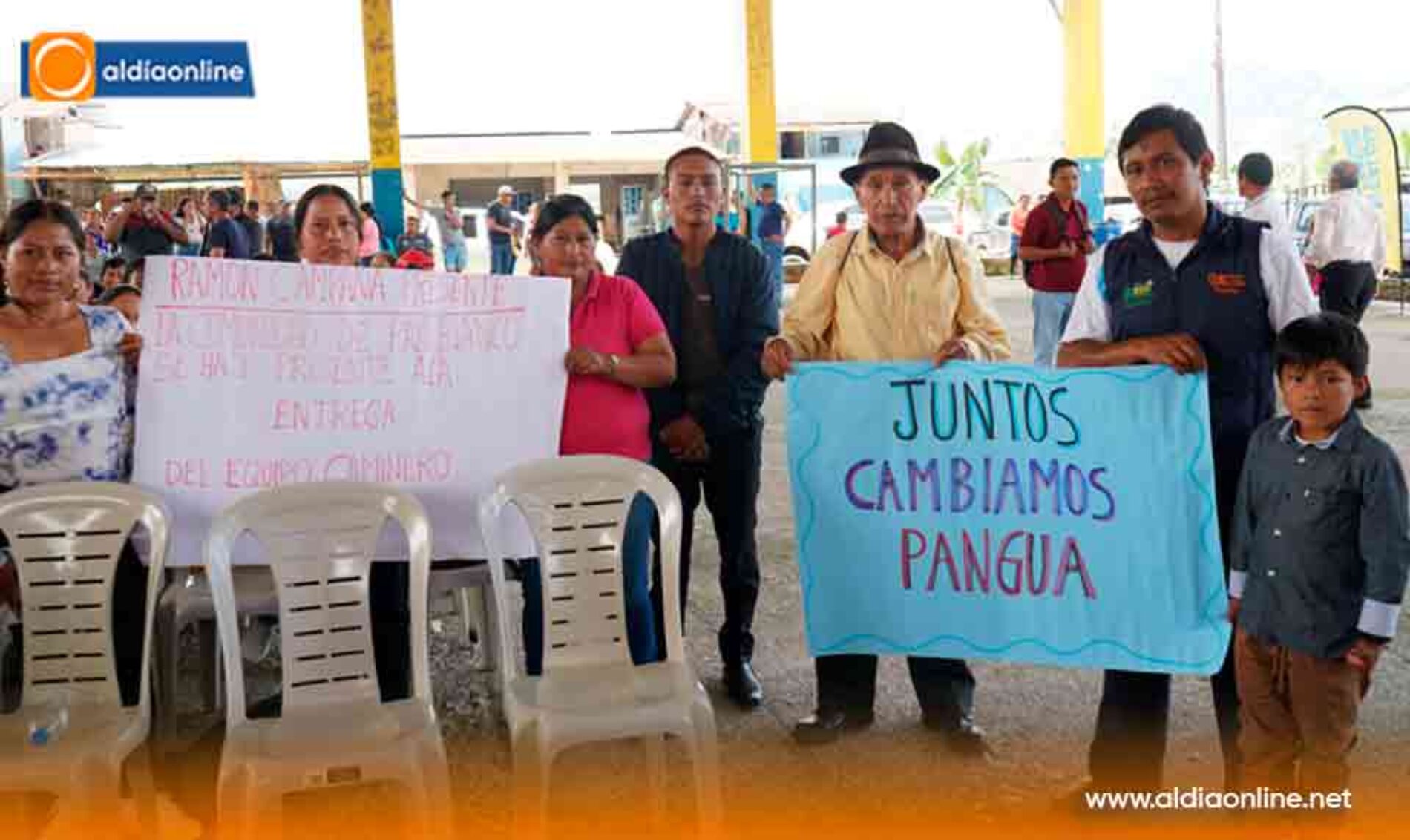 ALCALDE DE PANGUA  WILSON CORREA ENTREGA NUEVO EQUIPO CAMINERO EN MEDIO DE LA EMERGENCIA INVERNAL