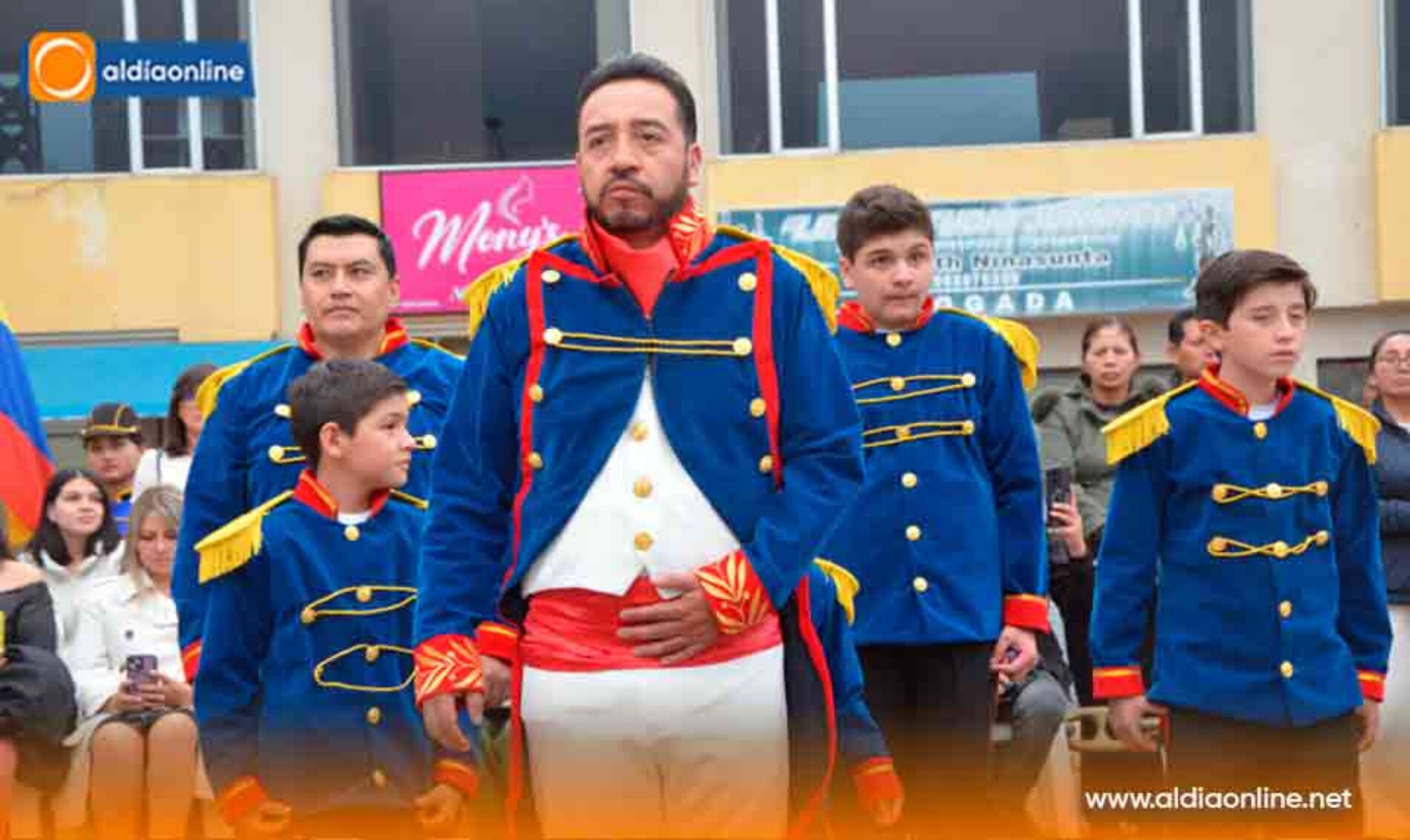 EMOTIVA ENTREGA DEL SABLE AL NUEVO MARISCAL EN LA CALLE DOS DE MAYO DIEGO SÁNCHEZ GRANDES (Videos)