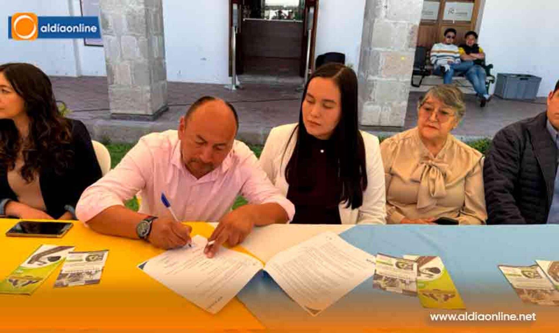 EPAGAL Y PRONEUMACOSA  EN LA CAMPAÑA “LATACUNGA RECICLA LO QUE RUEDA” FIRMAN CONVENIO