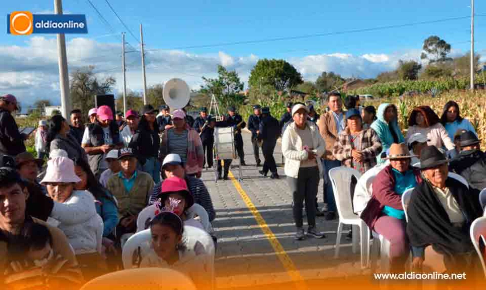 BARRIO SAN JOSÉ EN LA PARROQUIA  JUAN MONTALVO RECIBE PRIMERA  DE LAS TRES ETAPAS DE VÍAS  ADOQUINADAS (Video)