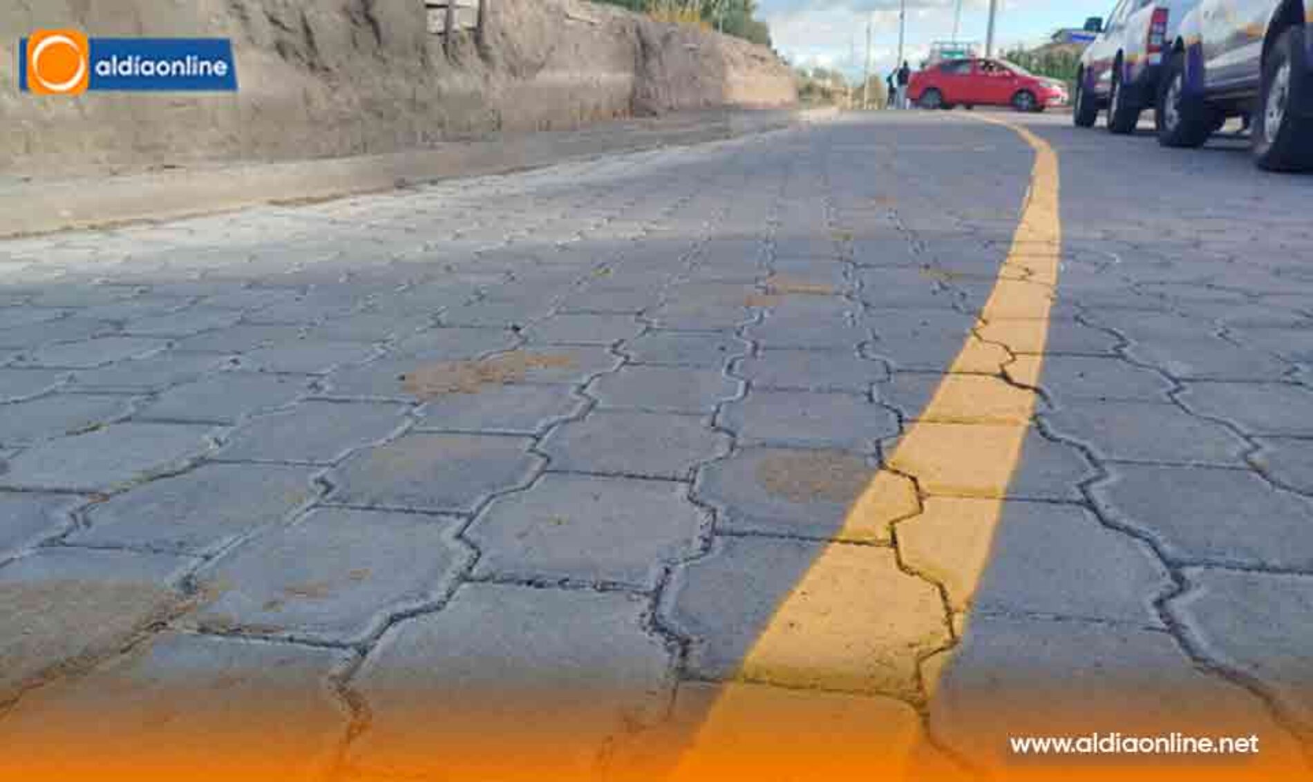 BARRIO SAN JOSÉ EN LA PARROQUIA  JUAN MONTALVO RECIBE PRIMERA  DE LAS TRES ETAPAS DE VÍAS  ADOQUINADAS (Video)