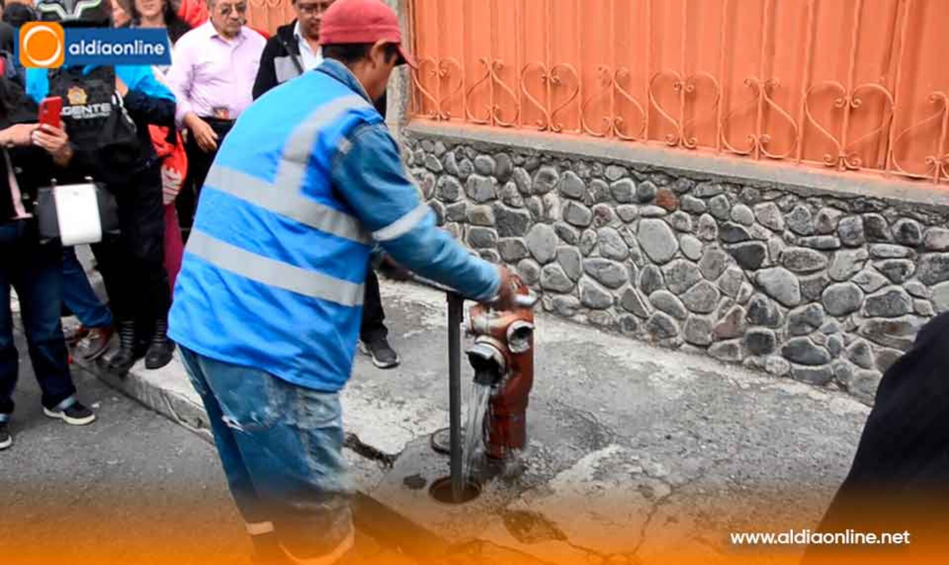 TRAS RECLAMOS CIUDADANOS, ALCALDÍA DE LATACUNGA INTENSIFICA TRABAJOS PARA NORMALIZAR EL SERVICIO DE AGUA