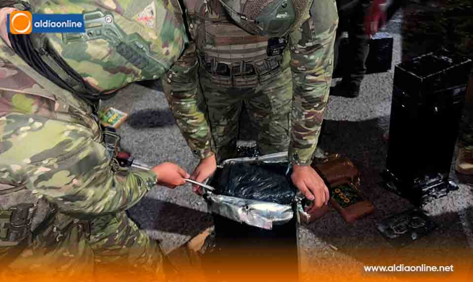BRIGADA DE CABALLERÍA BLINDADA DECOMISA 140 PAQUETES DE MARIHUANA OCULTOS EN DIEZ CAJAS METÁLICAS SOLDADAS EN BUS INTERPROVINCIAL