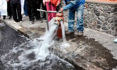TRAS RECLAMOS CIUDADANOS, ALCALDÍA DE LATACUNGA INTENSIFICA TRABAJOS PARA NORMALIZAR EL SERVICIO DE AGUA