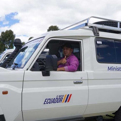DANIEL NOBOA ENTREGA  UNA FLOTA DE 40 VEHÍCULOS REFRIGERADOS PARA DISTRIBUCIÓN DE VACUNAS Y EL LANZAMIENTO DEL MANUAL DE INMUNIZACIONES 2026
