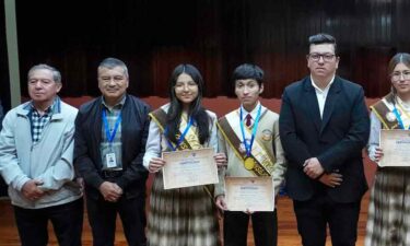 ALCALDE DE SALCEDO RECONOCIÓ LIDERAZGO JUVENIL EN TALLER SOBRE PREVENCIÓN DEL SUICIDIO Y VIOLENCIA DIGITAL