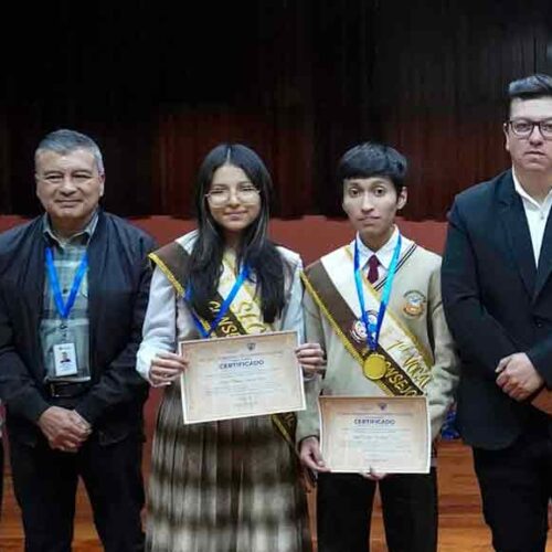 ALCALDE DE SALCEDO RECONOCIÓ LIDERAZGO JUVENIL EN TALLER SOBRE PREVENCIÓN DEL SUICIDIO Y VIOLENCIA DIGITAL