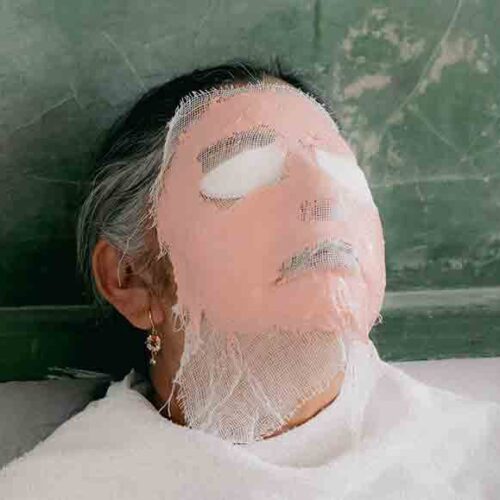 PROYECTO “AÑOS DORADOS” VIVIÓ JORNADA DE BELLEZA Y BIENESTAR PARA HOMENAJEAR A LAS ADULTAS MAYORES DE LATACUNGA
