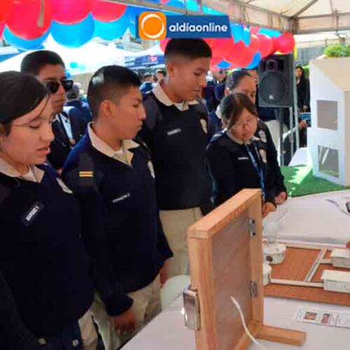 LATACUNGA APUESTA POR EL FUTURO Y JÓVENES DESLUMBRAN EN LA TERCERA FERIA DE INNOVACIÓN TECNOLÓGICA (Videos)