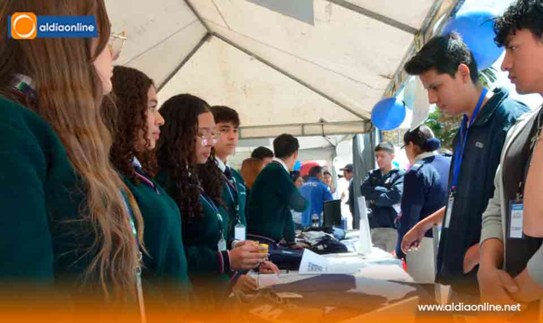LATACUNGA APUESTA POR EL FUTURO Y JÓVENES DESLUMBRAN EN LA TERCERA FERIA DE INNOVACIÓN TECNOLÓGICA (Videos)